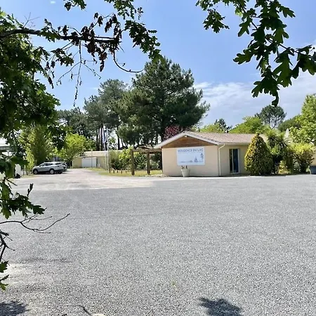 Chuck Location Apartment